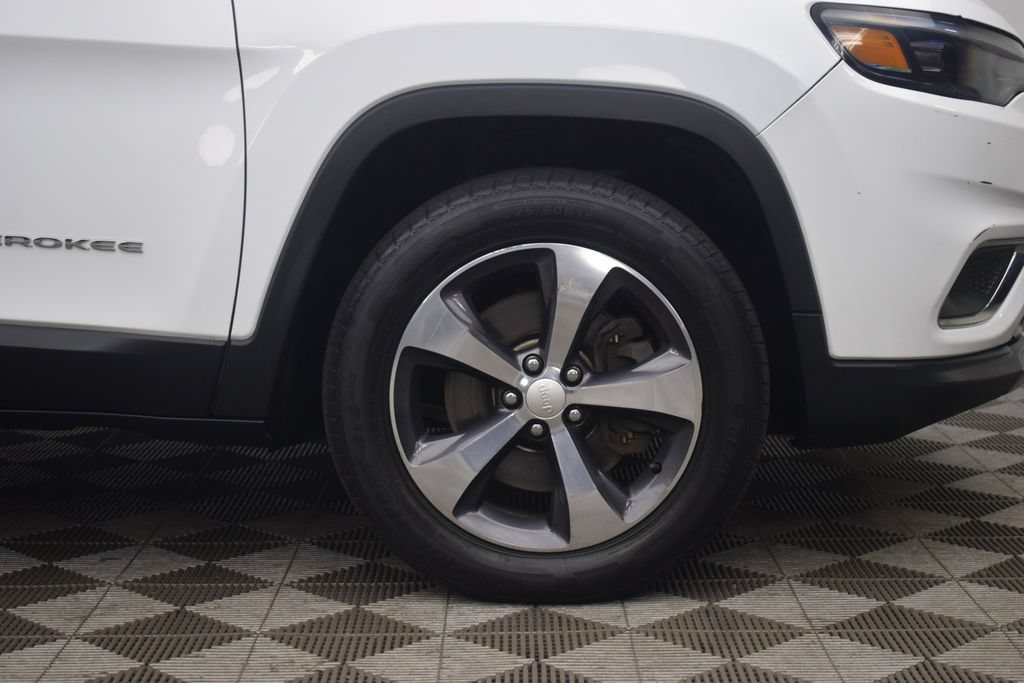 Used 2019 Jeep Cherokee Limited AWD/4WD image 30