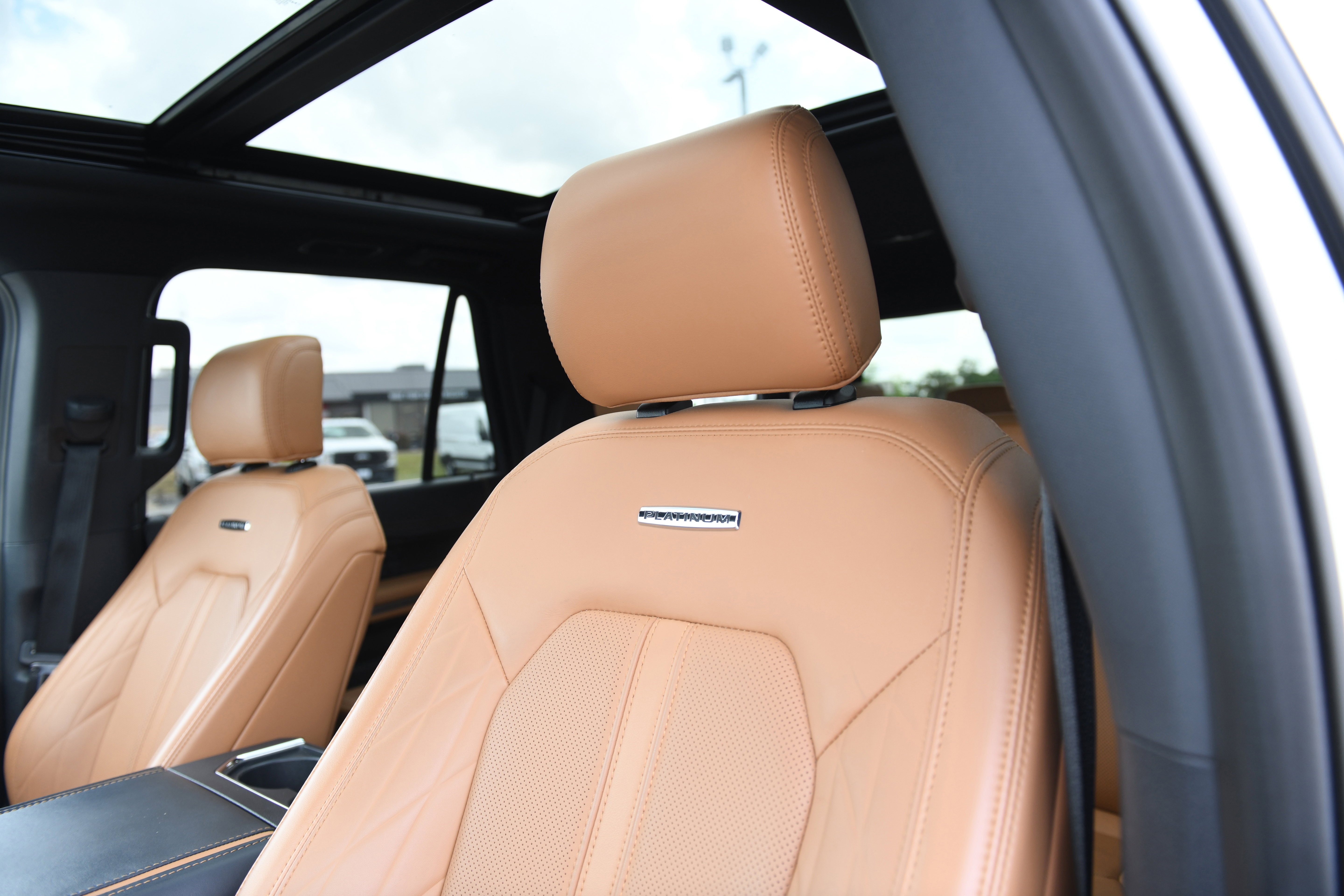 Used 2023 Ford Expedition Platinum RWD image 13