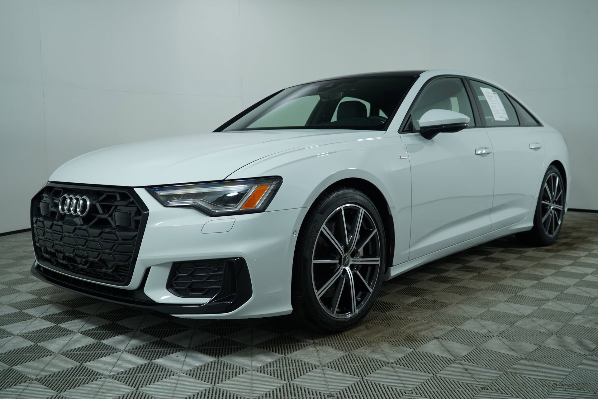 Certified 2025 Audi A6 Premium Plus w/ Premium Plus Package AWD/4WD image 4
