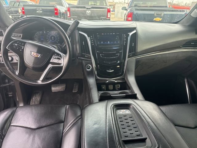 Used 2016 Cadillac Escalade Platinum image 22