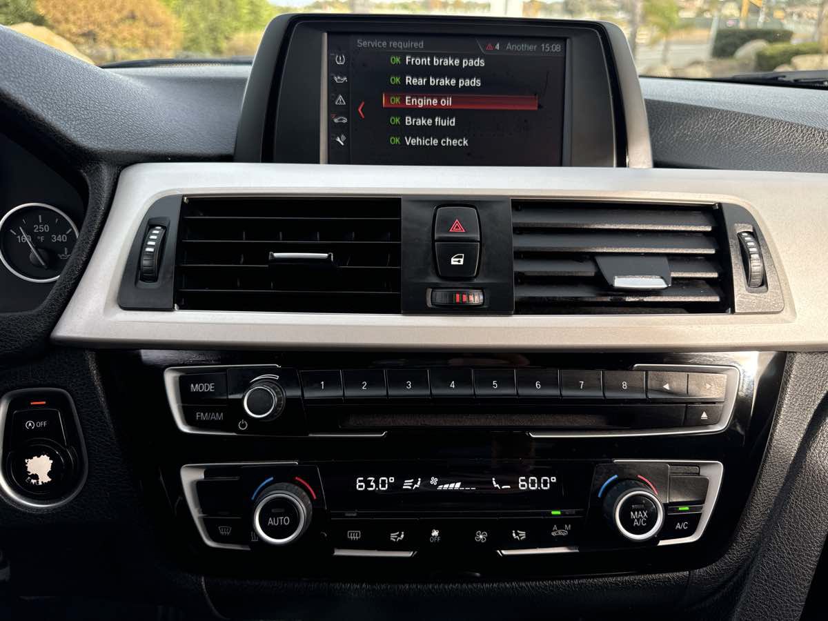 Used 2018 BMW 320i Sedan RWD image 28
