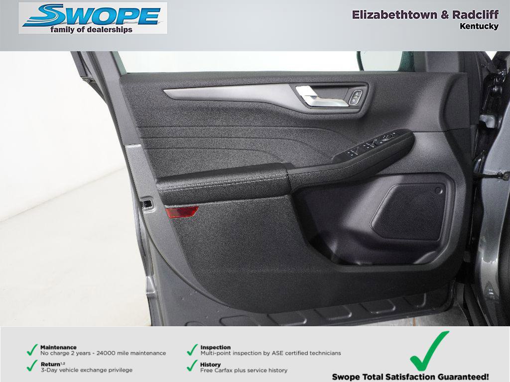 New 2026 Ford Escape SE w/ Class II Trailer Tow Package image 15