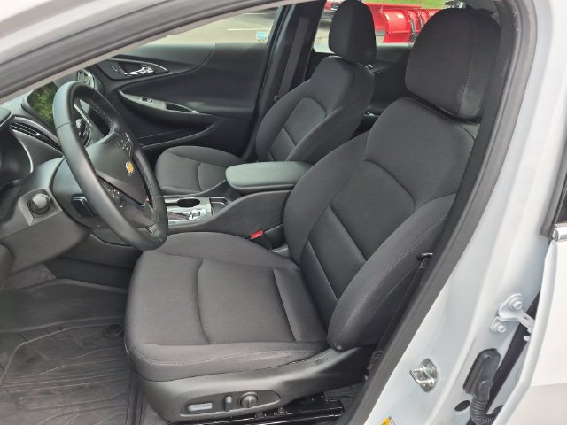 Used 2025 Chevrolet Malibu RS FWD image 21