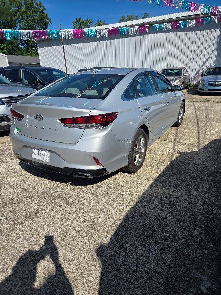Used 2019 Hyundai Sonata SEL FWD image 2