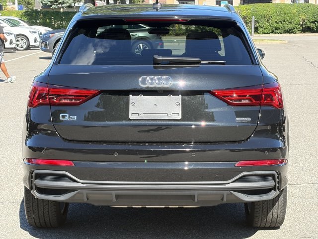 Used 2023 Audi Q3 2.0T Premium w/ Convenience Package AWD/4WD image 5