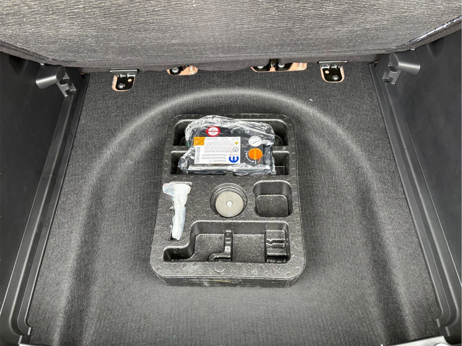 New 2026 Jeep Compass Latitude image 18