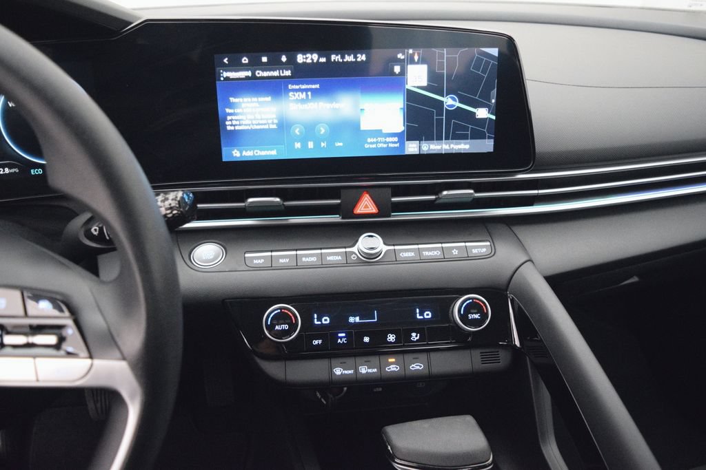Used 2024 Hyundai Elantra Blue FWD image 22