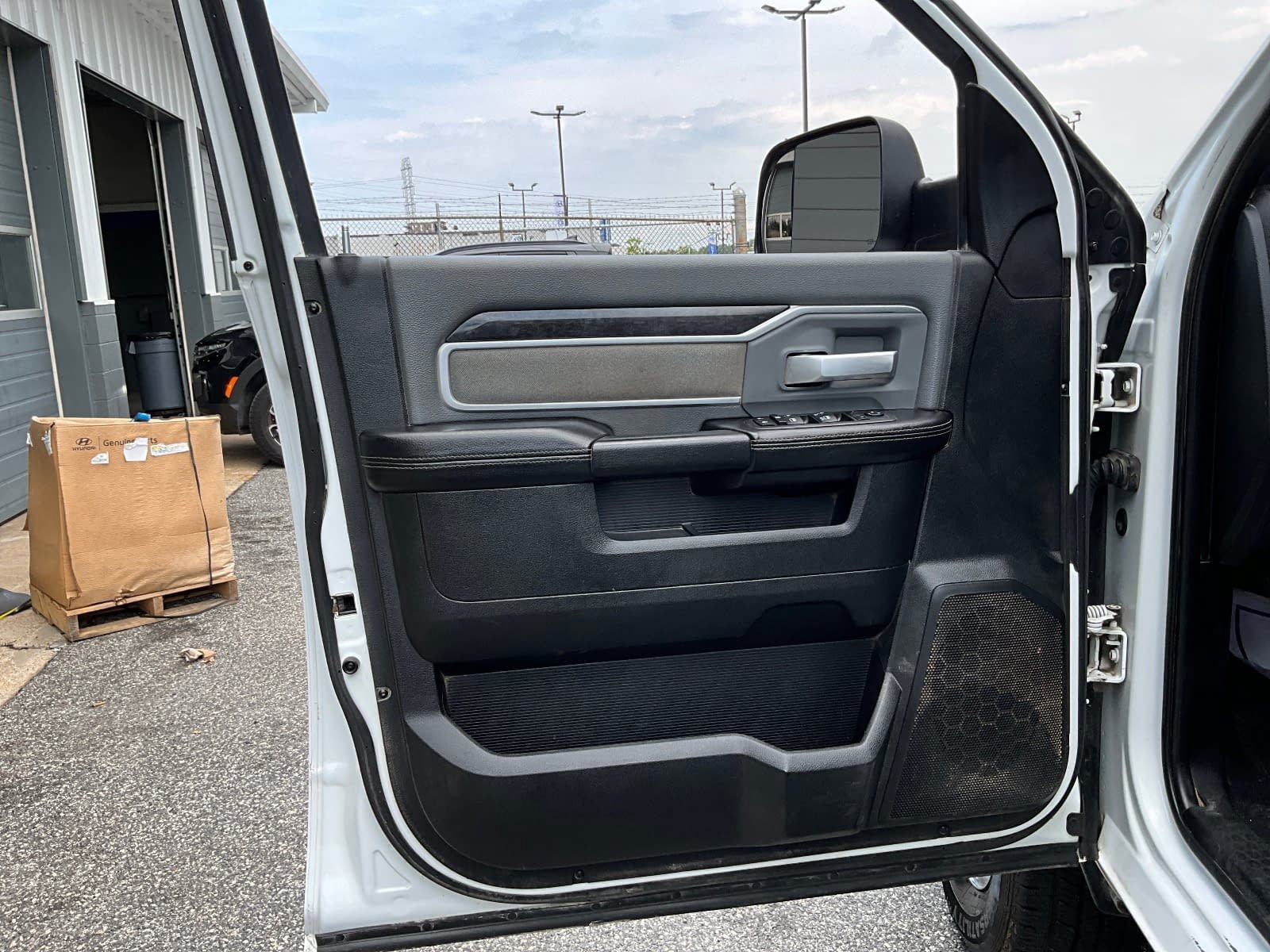 Used 2022 RAM 2500 Big Horn w/ Cold Weather Group AWD/4WD image 16