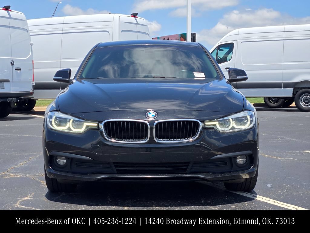 Used 2018 BMW 320i Sedan RWD image 2