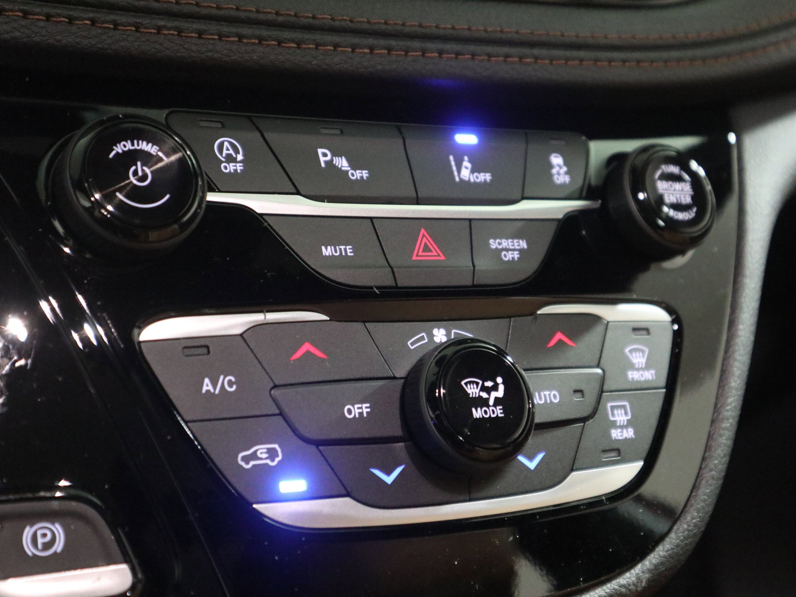 New 2026 Chrysler Pacifica Pinnacle image 28