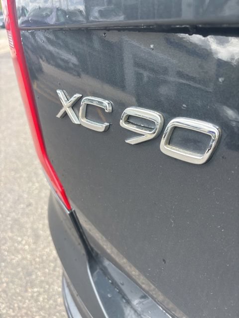 Used 2016 Volvo XC90 T6 Momentum w/ Momentum Plus Package AWD/4WD image 5