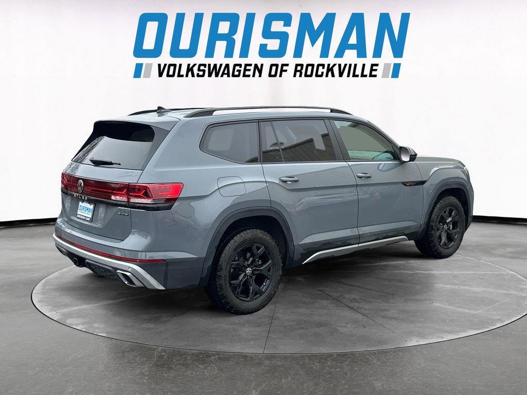 Used 2025 Volkswagen Atlas Peak Edition SE image 6