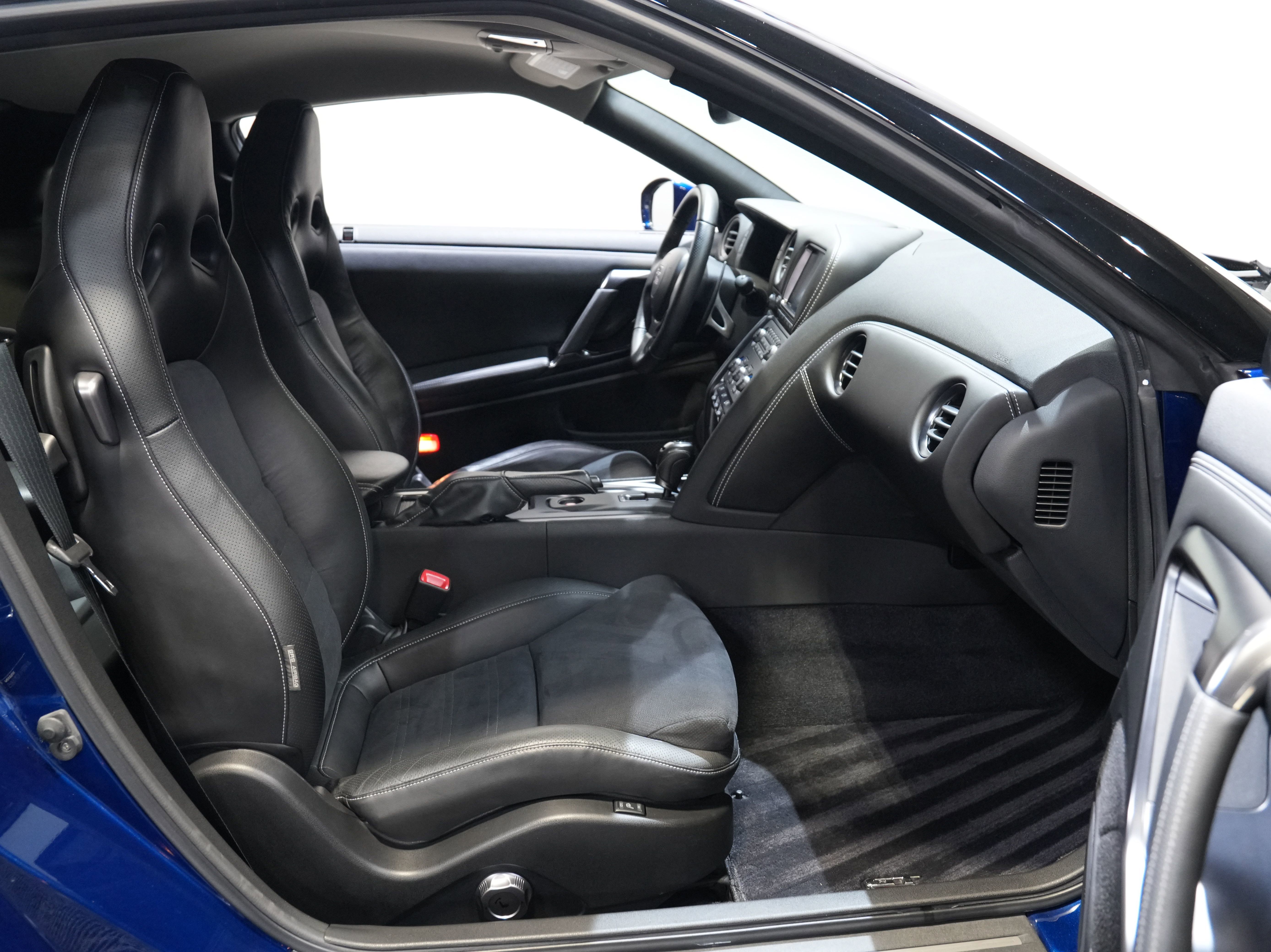 Used 2014 Nissan GT-R Premium AWD/4WD image 34