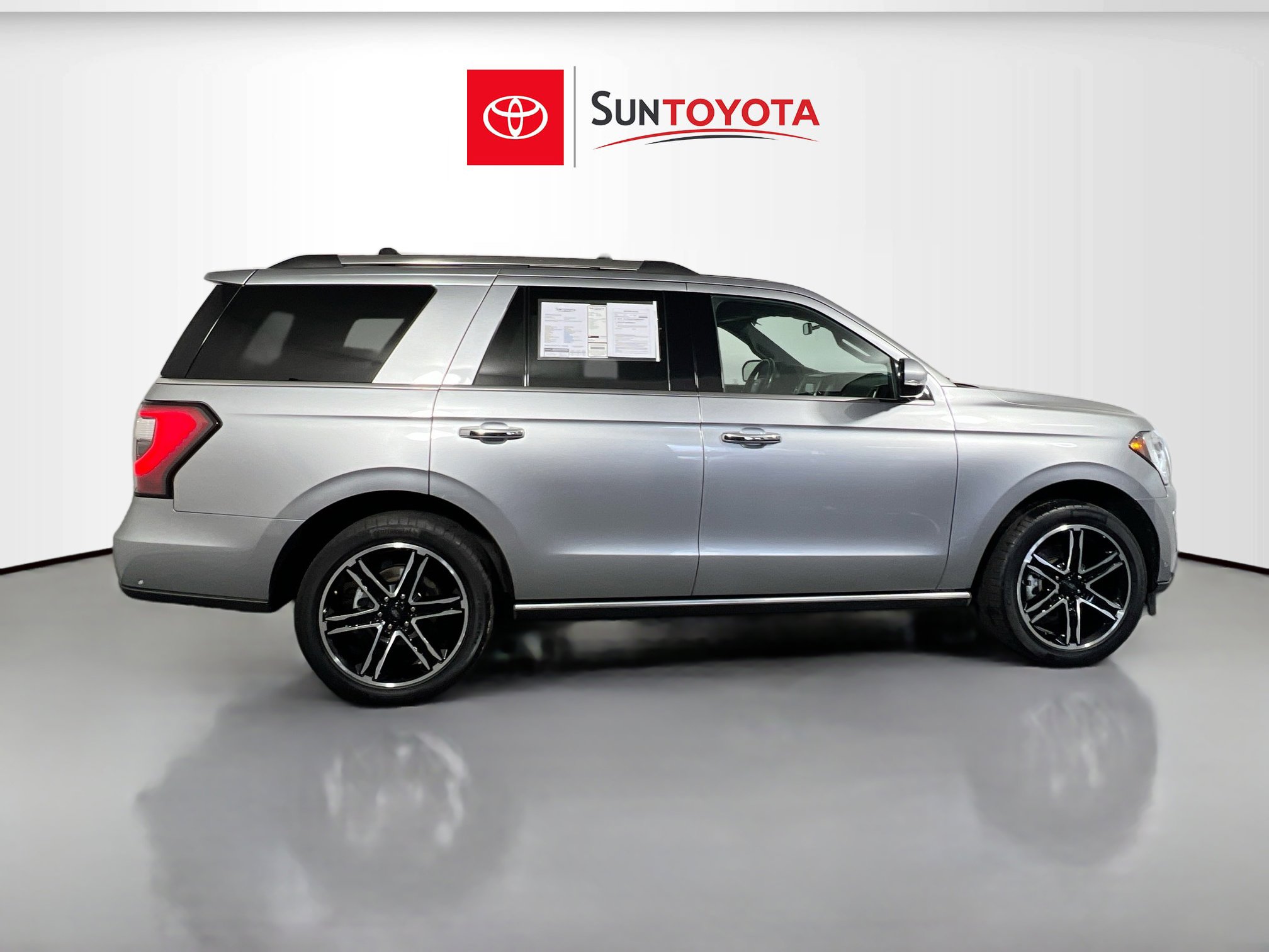 Used 2020 Ford Expedition Limited w/ Texas Edition Package AWD/4WD image 2