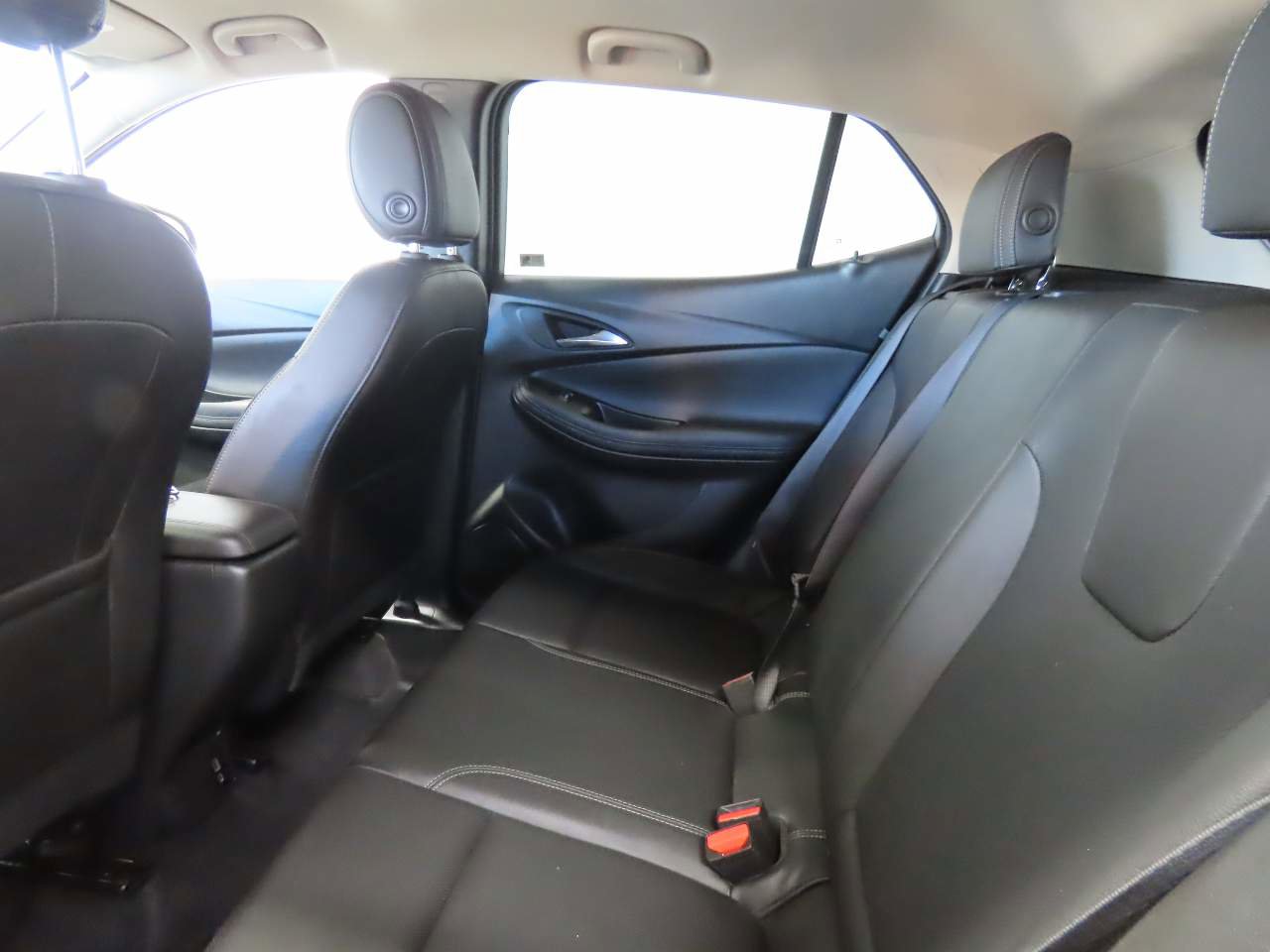 Used 2024 Buick Encore GX Sport Touring image 17