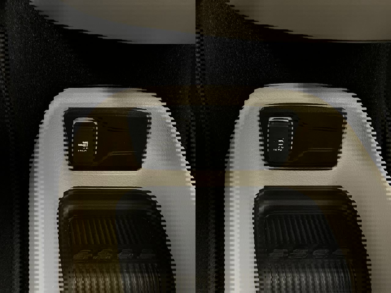 Used 2021 Chrysler Voyager L image 19