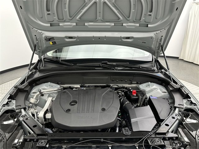 Certified 2025 Volvo XC60 B5 Plus image 25