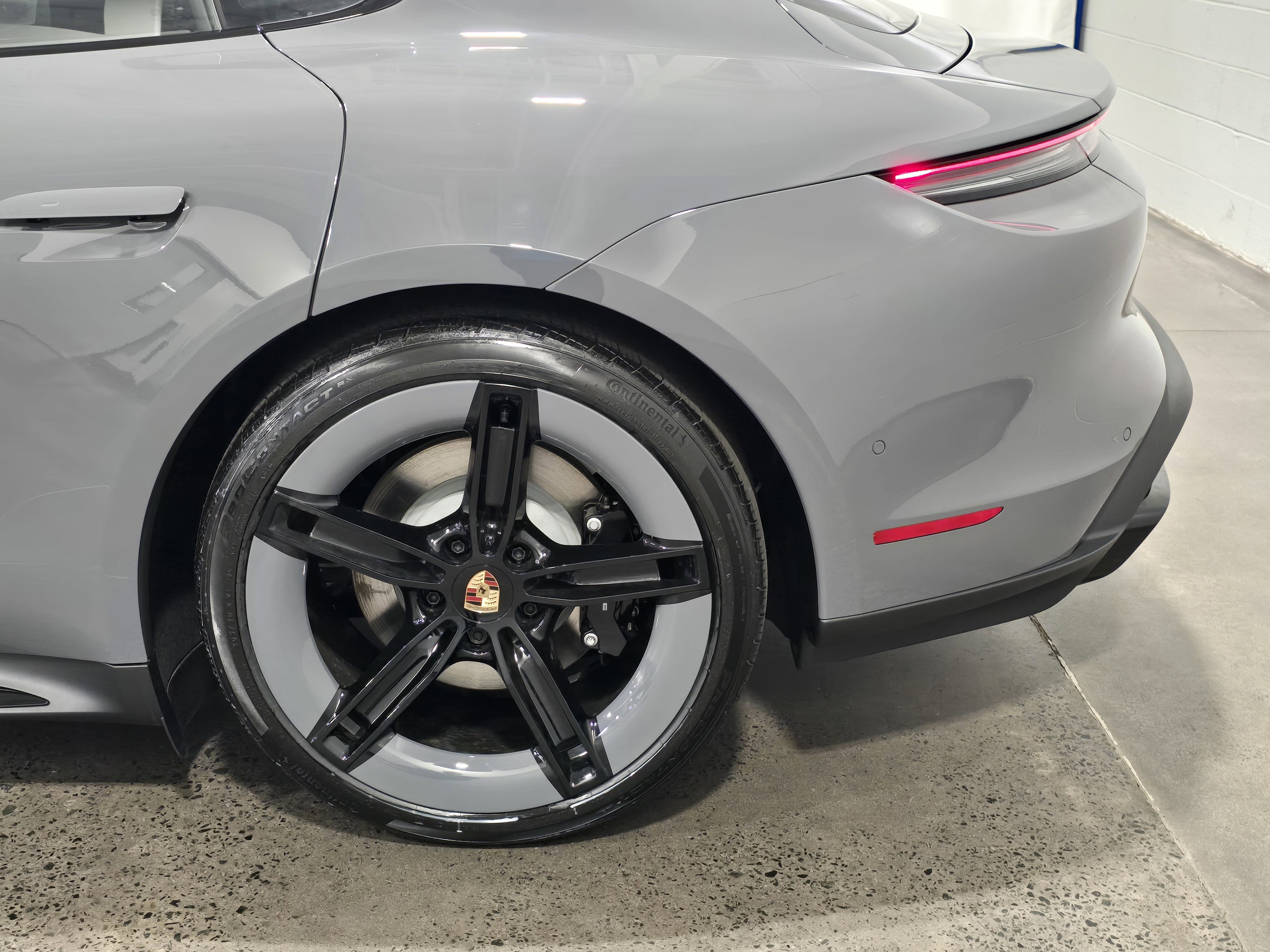 New 2026 Porsche Taycan GTS AWD/4WD image 35