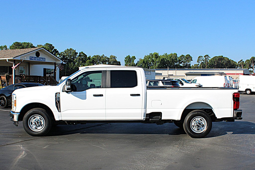 Used 2024 Ford F350 XL w/ 360-Degree Camera Package RWD image 6