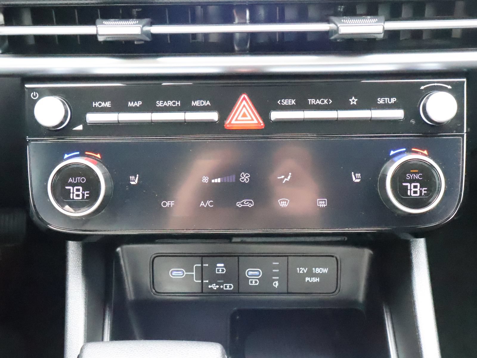 Used 2025 Hyundai Tucson SEL AWD/4WD image 39