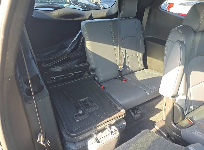 Used 2023 Buick Enclave Essence w/ Sport Touring Edition FWD image 11