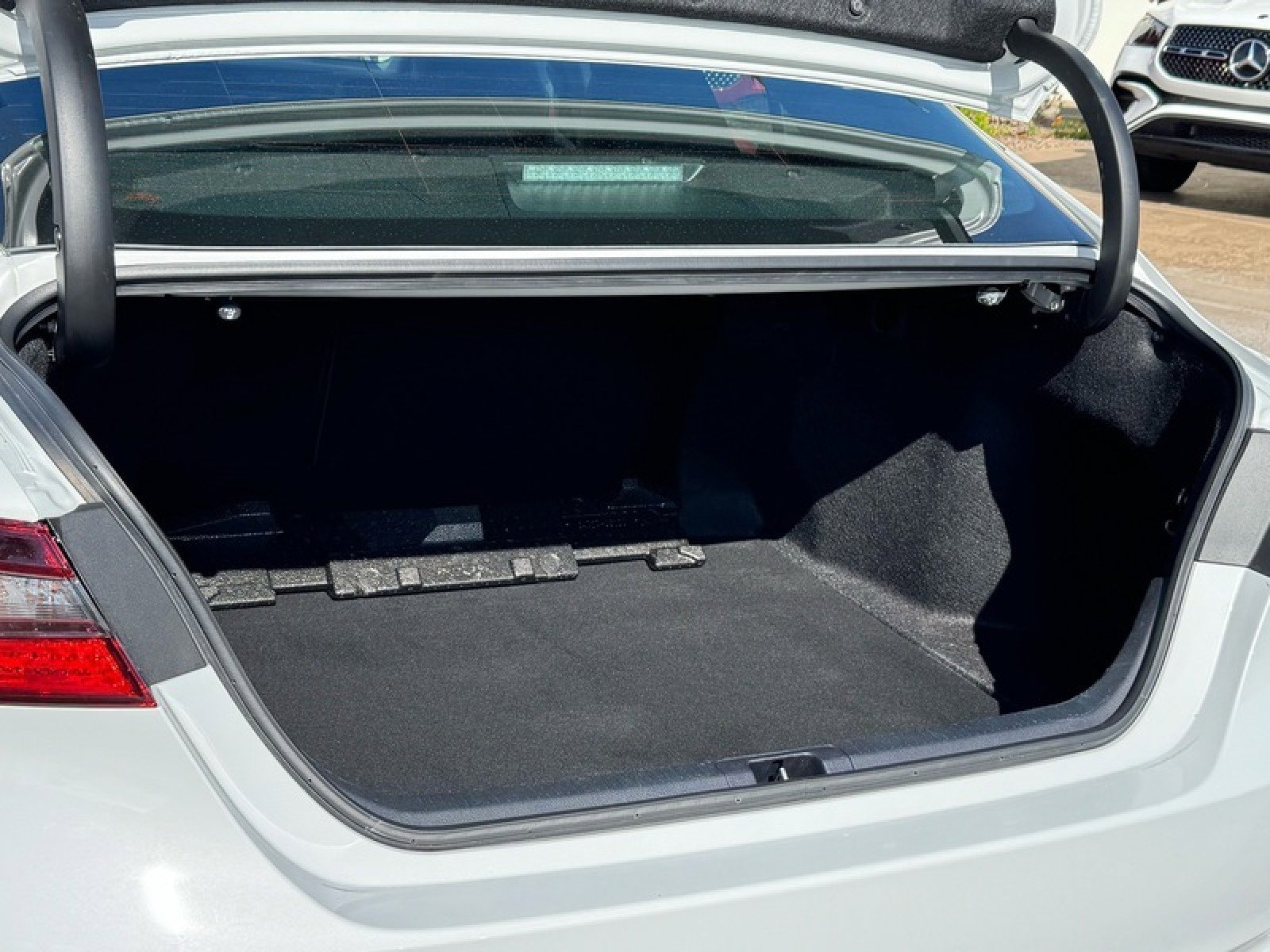 Used 2024 Toyota Camry SE image 19