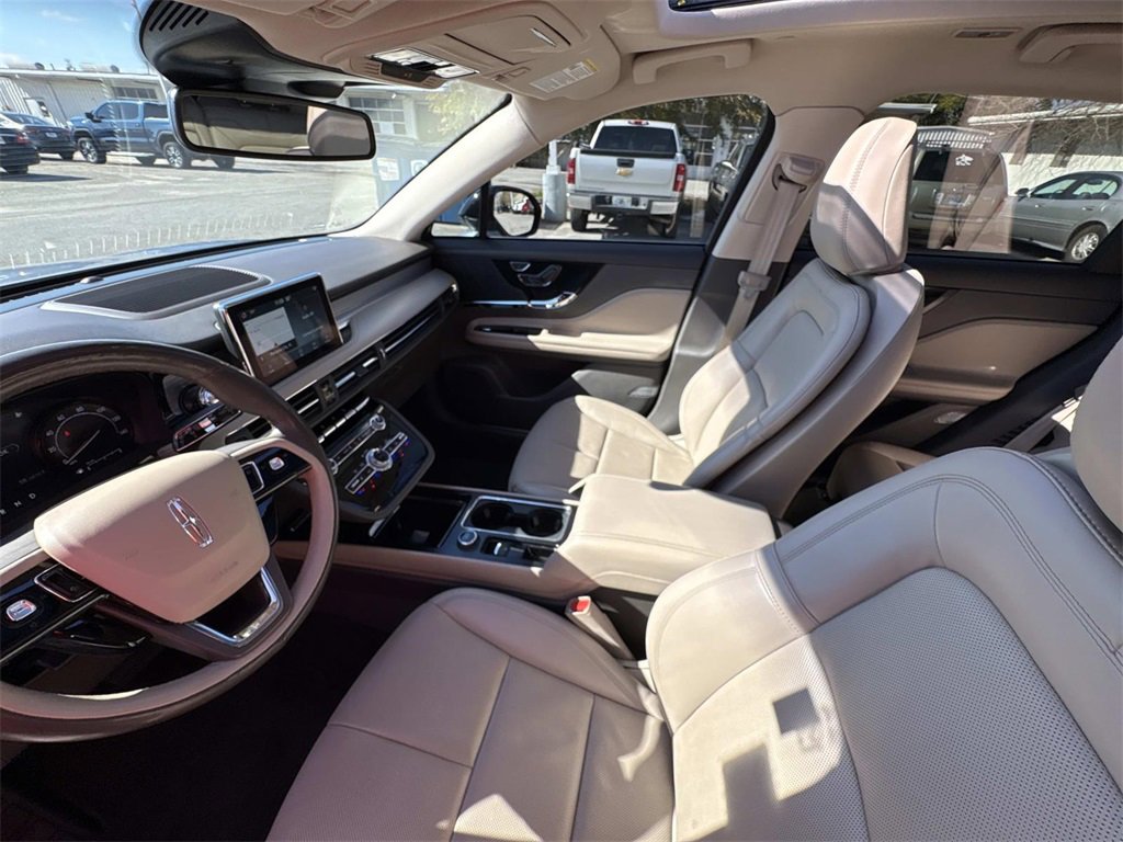 Used 2022 Lincoln Corsair FWD w/ Premium Package image 10