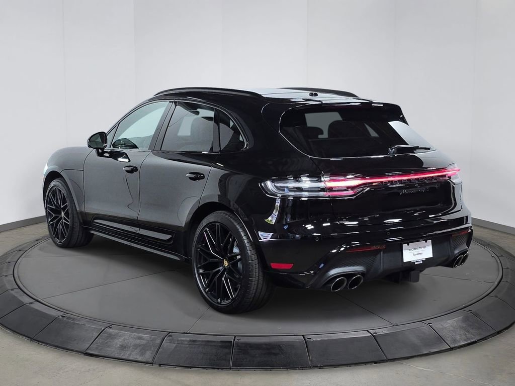 Certified 2026 Porsche Macan GTS image 3