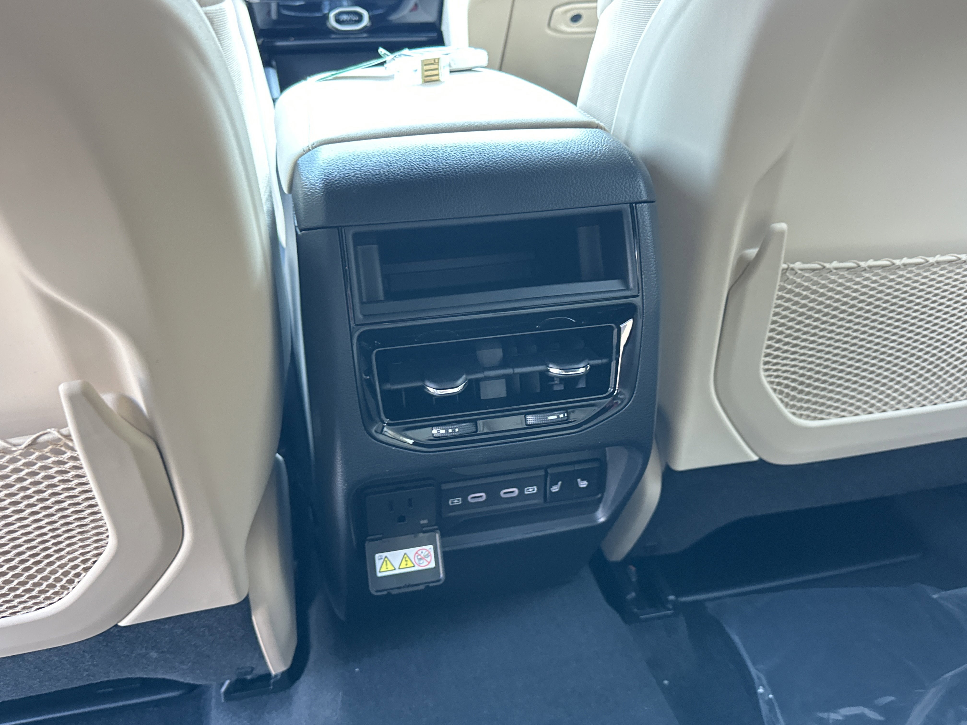 New 2026 Jeep Grand Cherokee Limited w/ Limited Altitude Package image 31