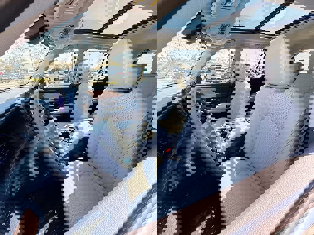 Used 2025 Toyota Grand Highlander Limited image 10