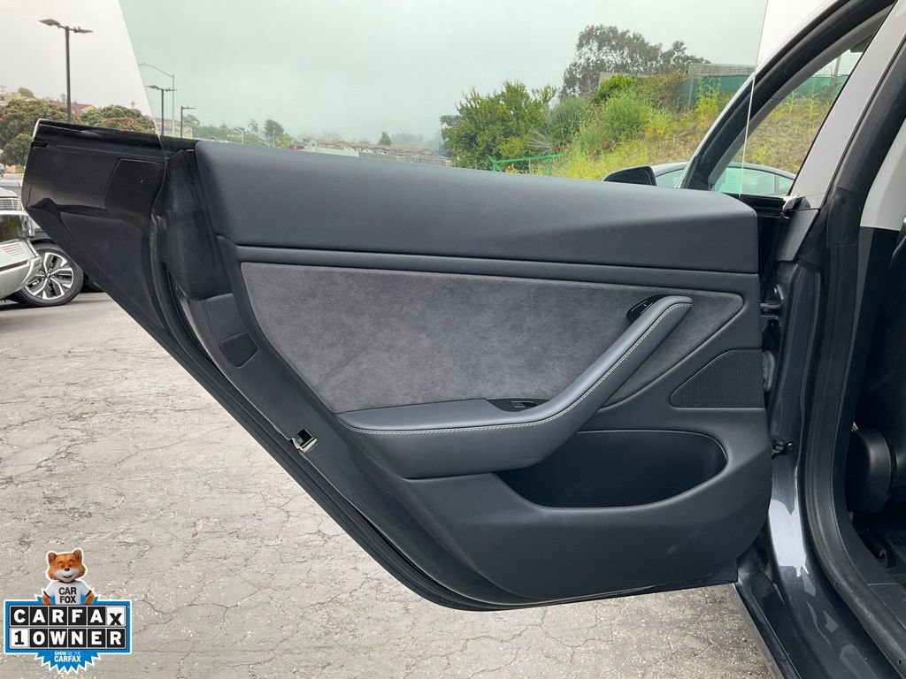 Used 2018 Tesla Model 3 Long Range RWD image 37