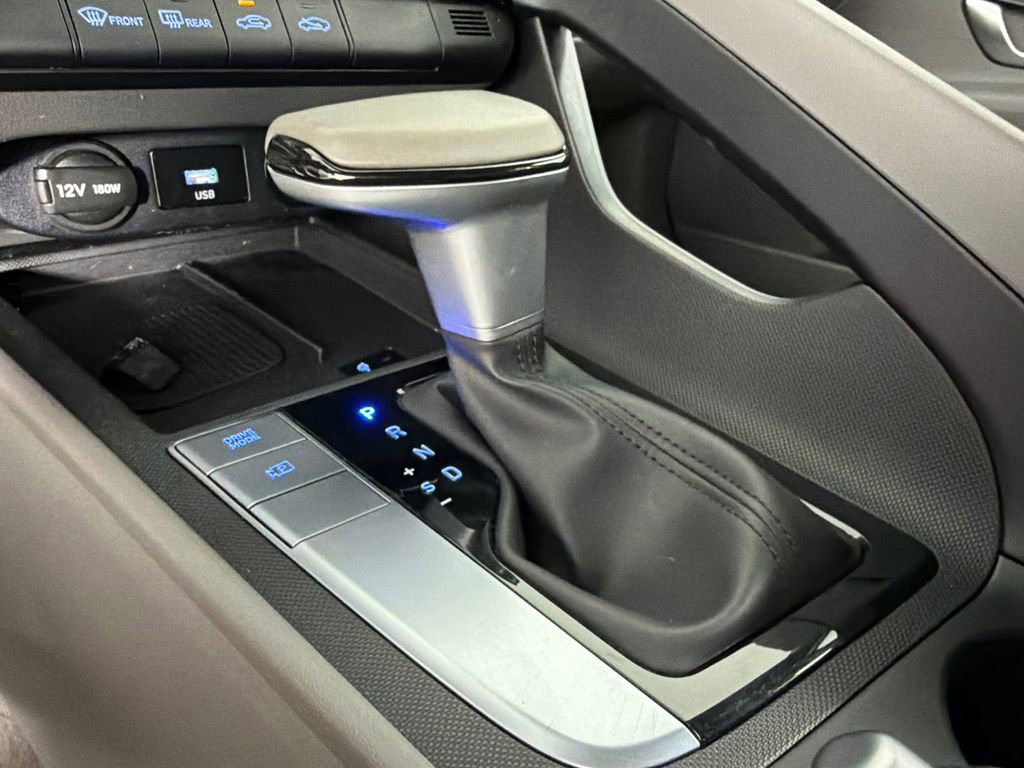 Used 2025 Hyundai Elantra Sport image 30