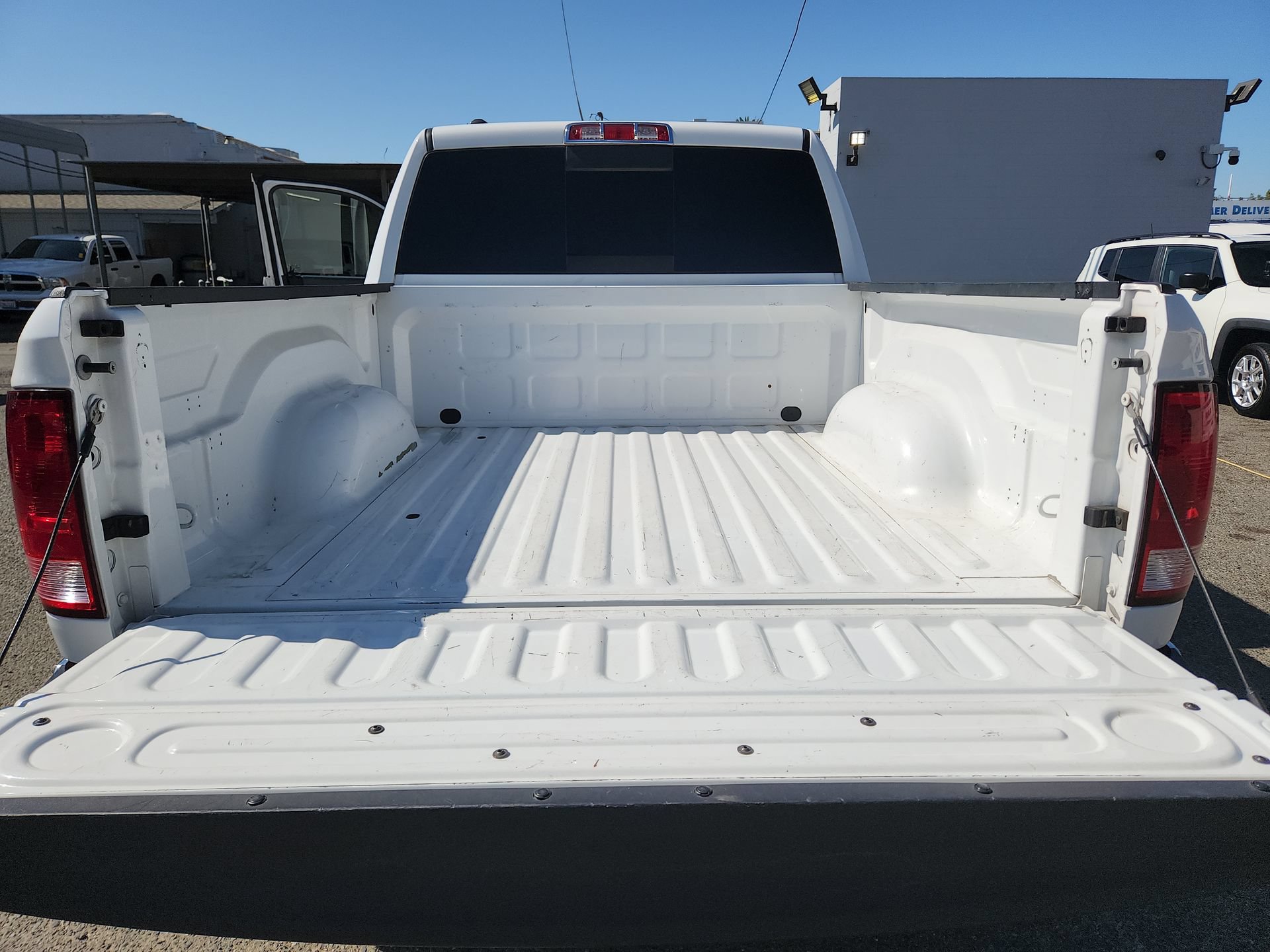 Used 2017 RAM 1500 Classic SLT RWD image 20