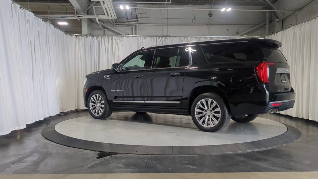 Used 2023 GMC Yukon XL Denali AWD/4WD image 6