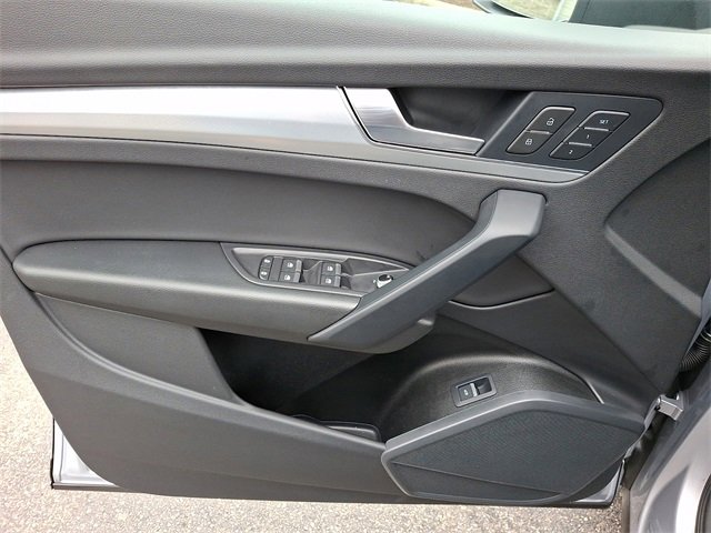Certified 2025 Audi Q5 2.0T Premium w/ Convenience Plus Package image 13
