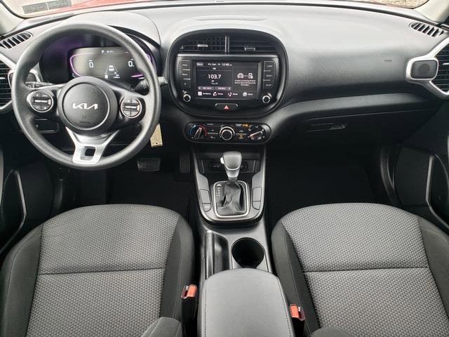 Certified 2023 Kia Soul LX w/ LX Technology Package image 15
