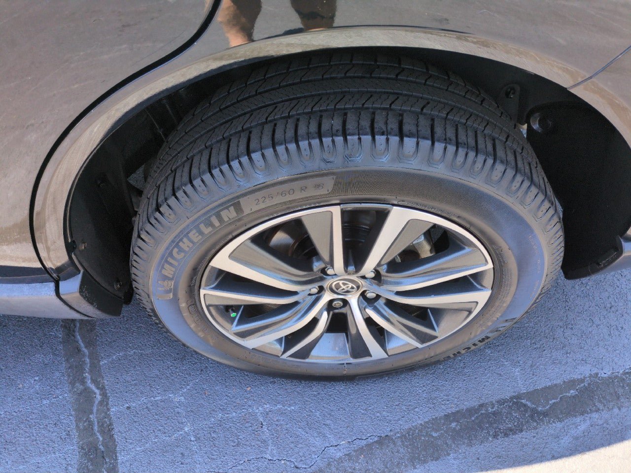 Used 2021 Toyota Venza LE AWD/4WD image 10