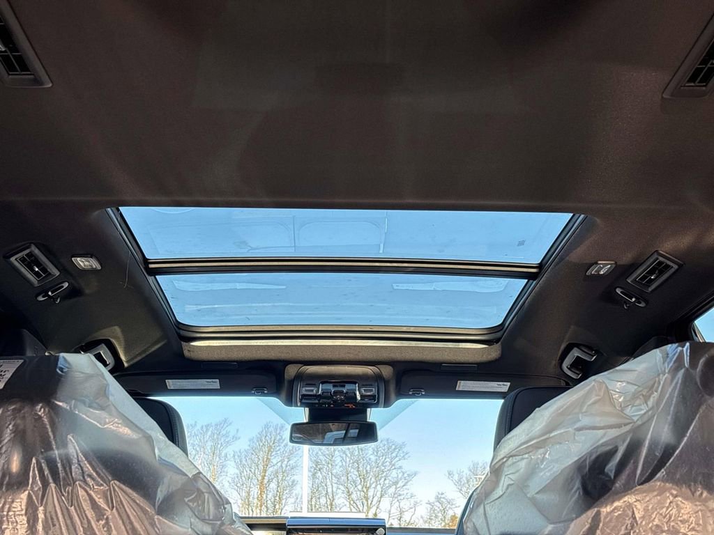 New 2026 GMC Yukon XL Denali w/ Sun & Power Step Package image 5