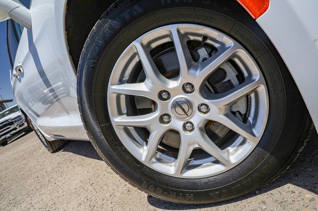 Used 2021 Chrysler Pacifica Touring-L FWD image 2