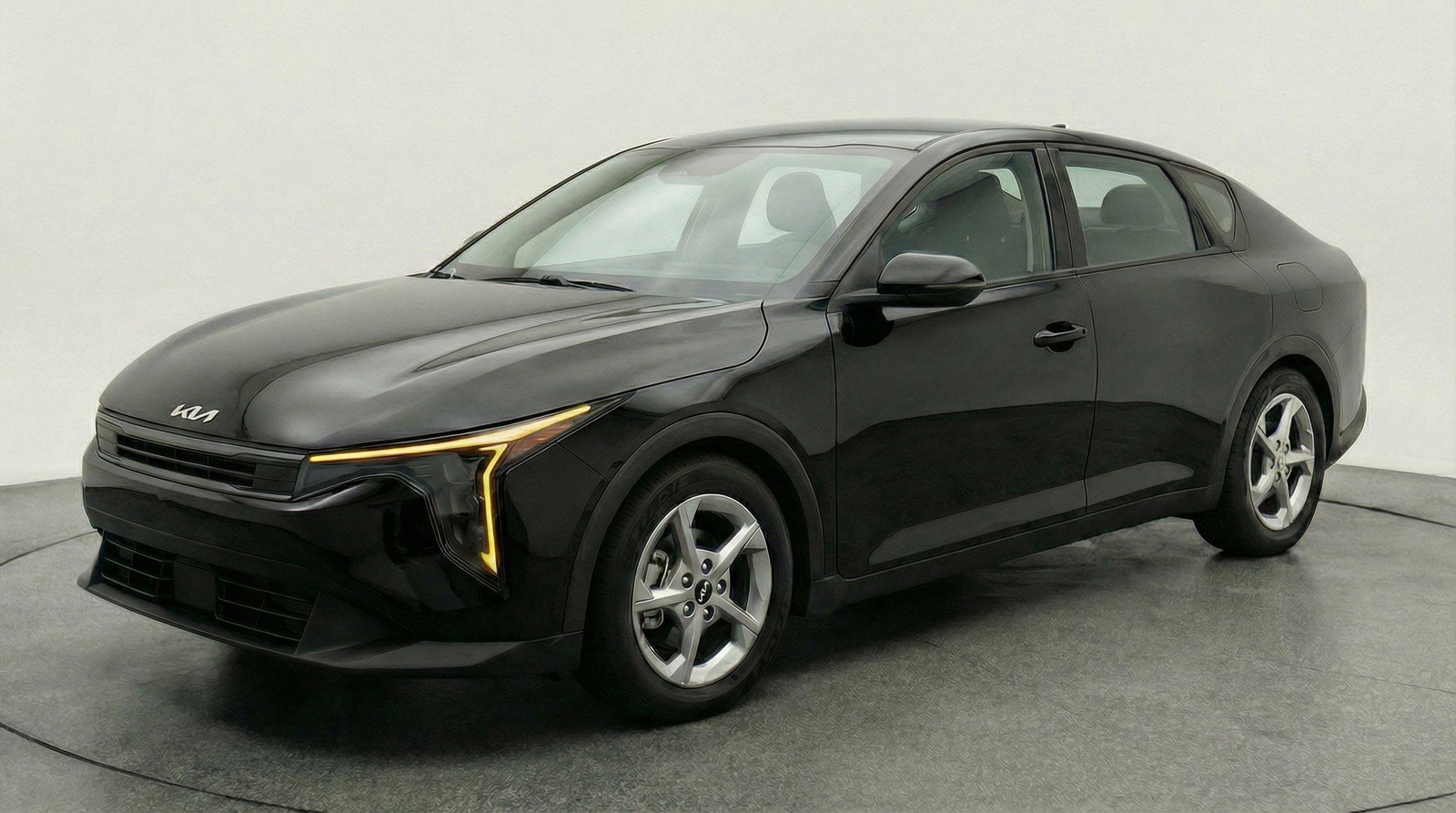 Used 2025 Kia K4 LXS image 3