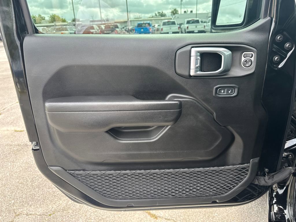 Used 2022 Jeep Gladiator Sport AWD/4WD image 12