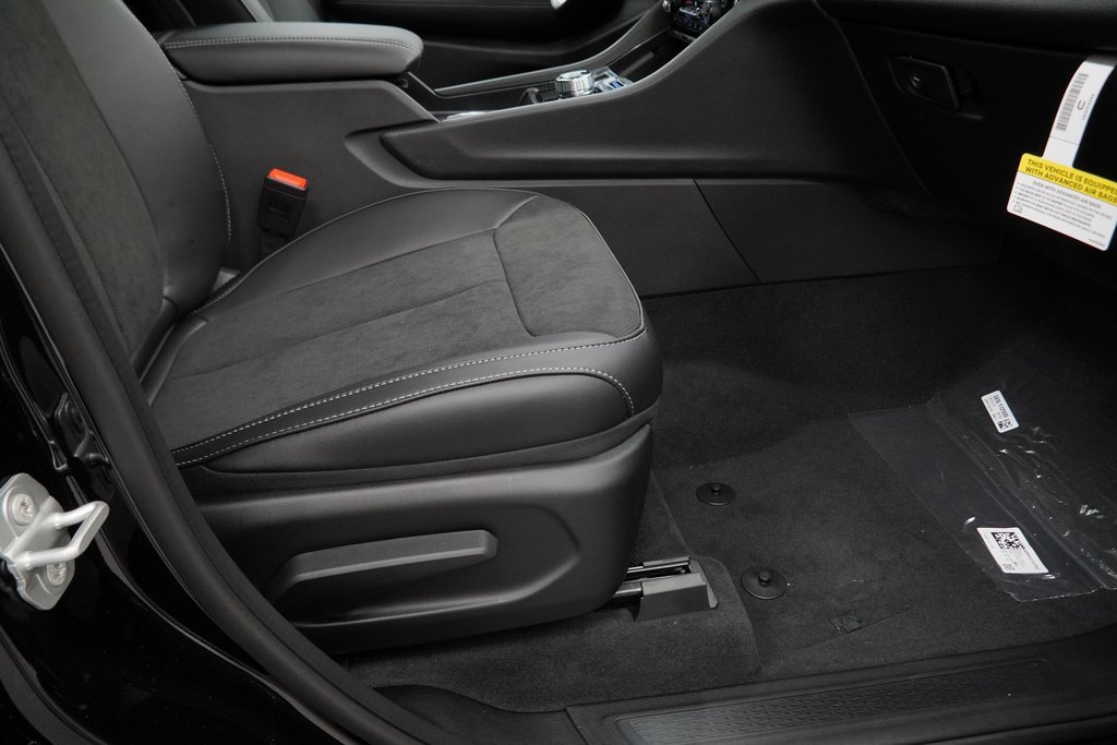 New 2025 Jeep Grand Cherokee Laredo image 36