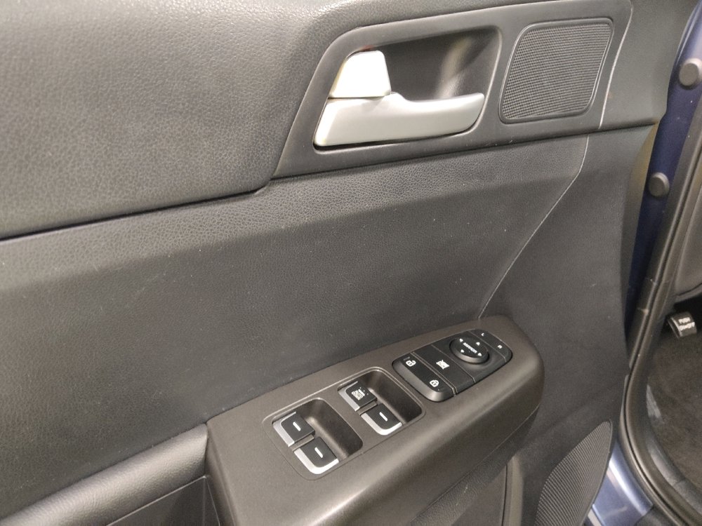 Used 2020 Kia Sportage LX image 27