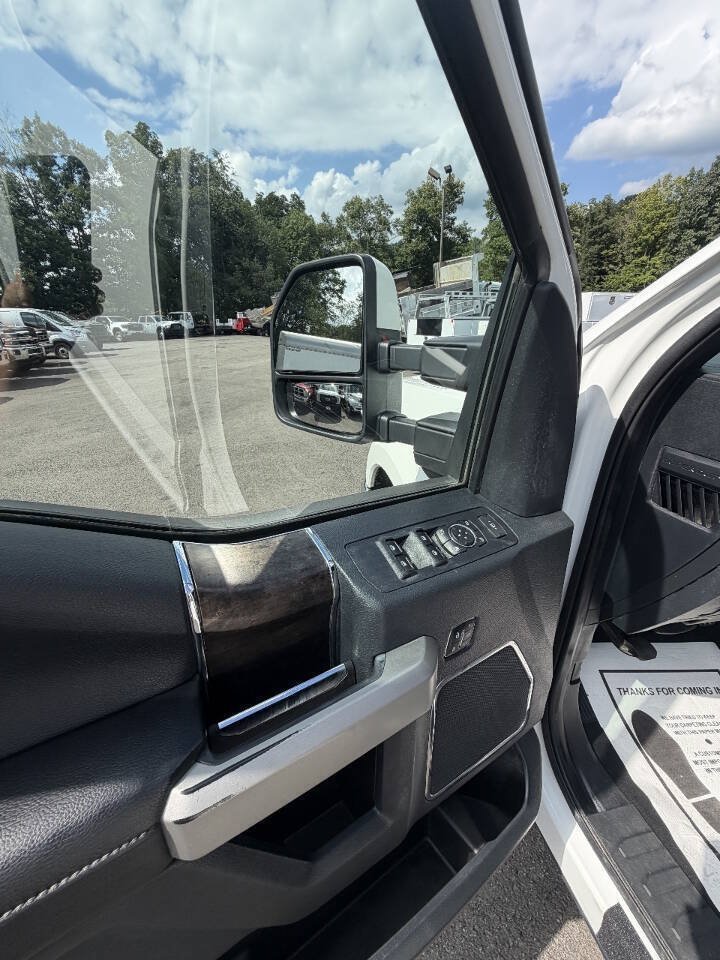 Used 2022 Ford F350 Lariat w/ Lariat Value Package AWD/4WD image 39