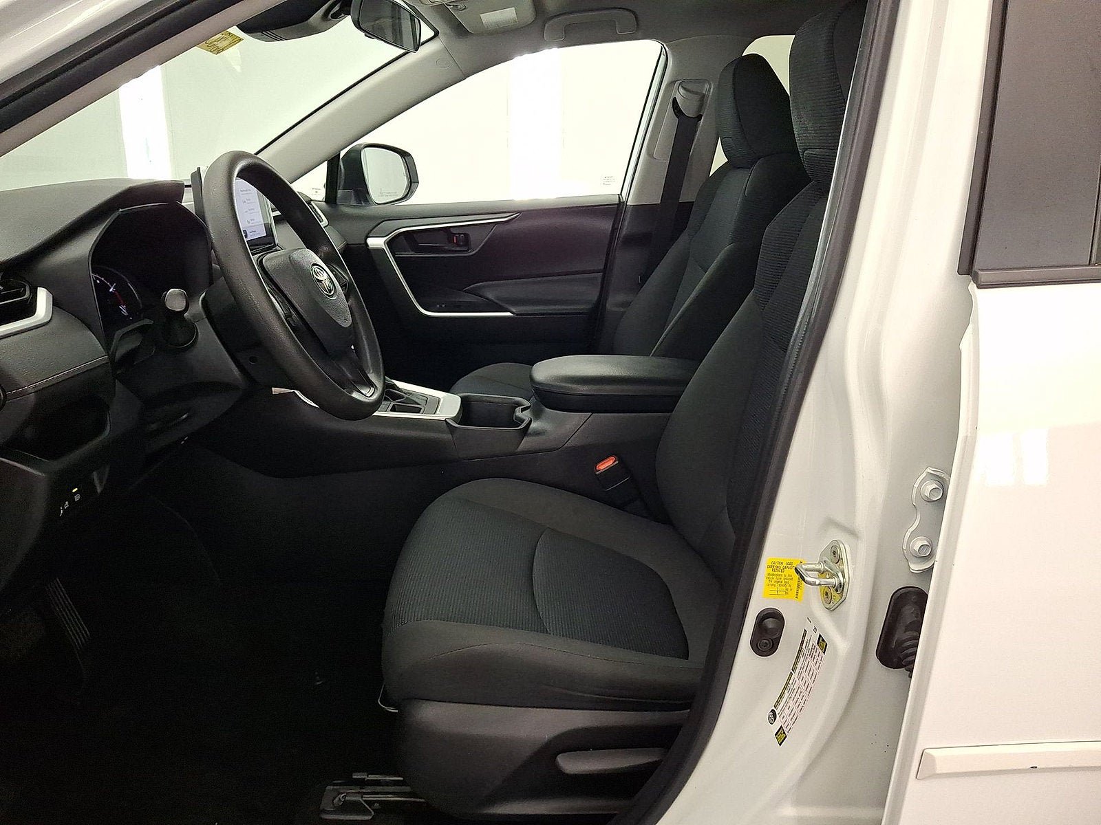 Certified 2023 Toyota RAV4 LE AWD/4WD image 3