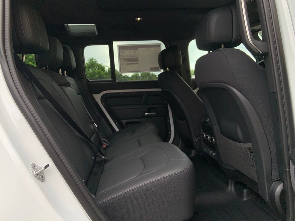 New 2025 Land Rover Defender 110 V8 image 17