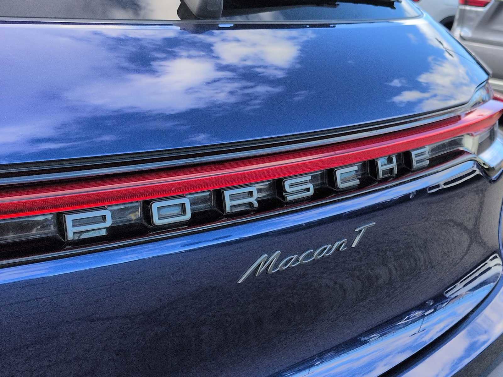 Used 2023 Porsche Macan Turbo image 12