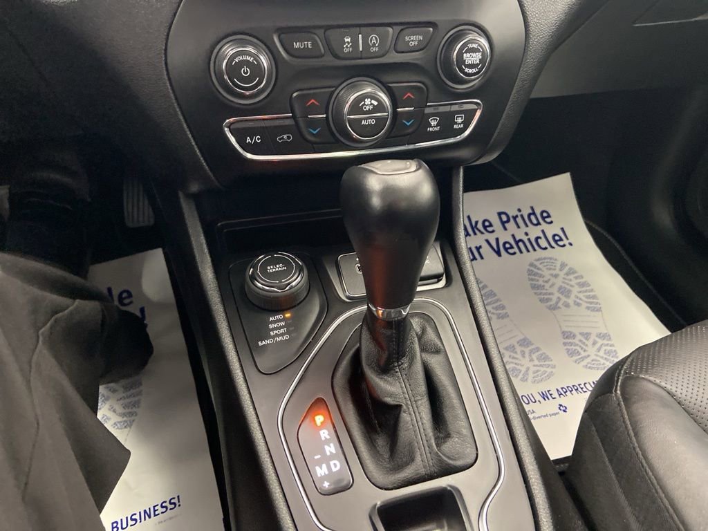 Used 2021 Jeep Cherokee Latitude Lux 80th Anniv w/ Quick Order Package 26U 80TH image 34