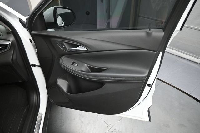 Used 2021 Buick Encore GX Essence w/ Experience Buick Package FWD image 12