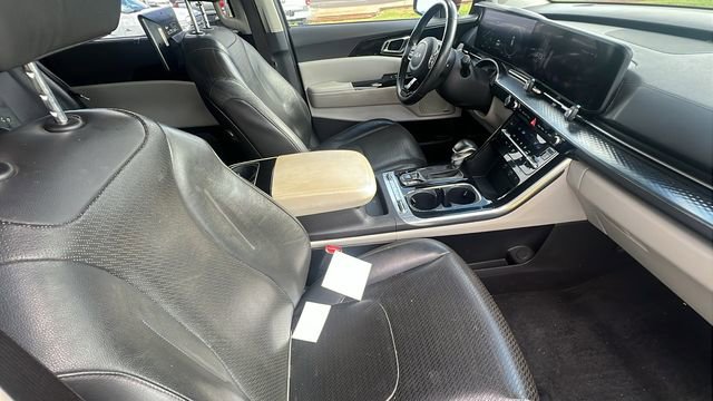 Used 2023 Kia Carnival SX Prestige image 12